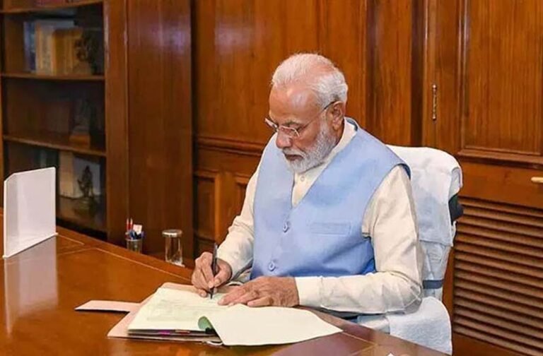 दिल्ली सीएम चुने से पहले बीजेपी के सामने आई बड़ी चुनौती, अब बनाने होंगे दो मुख्यमंत्री!