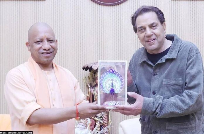 Dharmendra Met CM Yogi