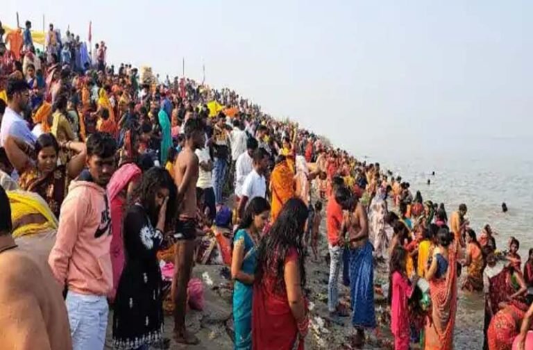 Ganga Snan Rules: गंगा स्नान के समय भूलकर भी न करें ये काम, वरना होगा ये नुकसान