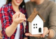 घर में कंगाली का कारण बन सकती है तिजोरी की गलत दिशा, जानिए सही वास्तु उपाय