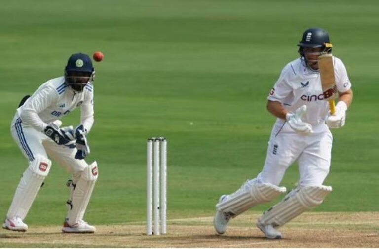जो रूट ने इंग्लैंड की डूबती नाव को संभाला, डेब्यू मैच में आकाशदीप ने दिखाया दम, 302 रनों पर खत्म हुआ पहले दिन का खेल