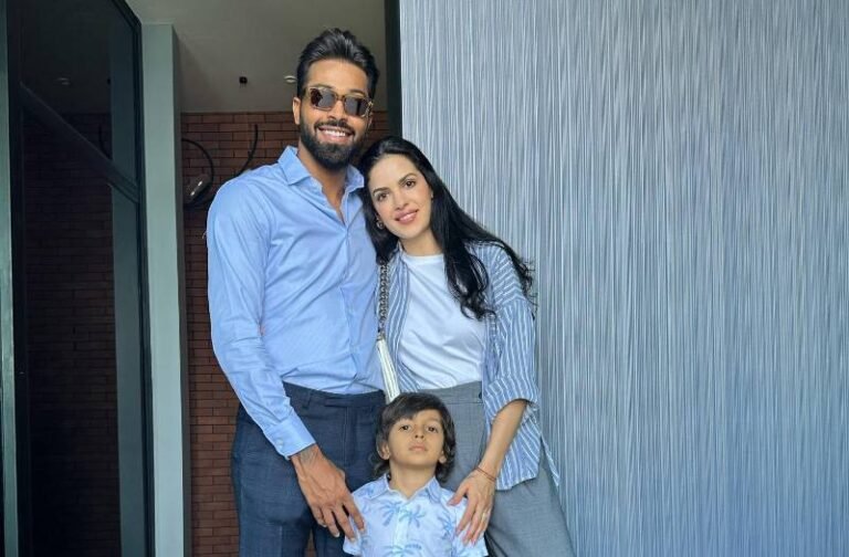 वैलेंटाइन डे पर पत्नी नताशा पर प्यार लुटाते नजर आए Hardik Pandya, देंखे तस्वीर