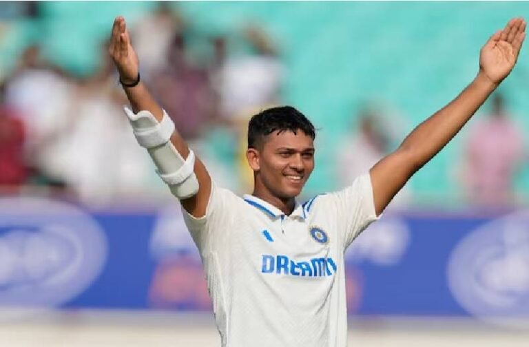 दो मैचों लगातार दो दोहरे शतक लगाकर यशस्वी जायसवाल ने मचाया तहलका, तोड़ डाले कई बड़े कीर्तिमान