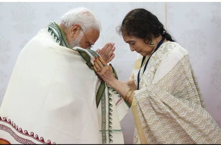 पीएम मोदी से मिली दिग्गज अभिनेत्री वैजयंती माला, देखें तस्वीरें