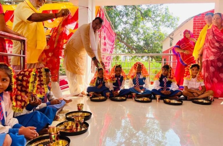 Basti: बौडिहारनाथ धाम में नवमी तिथि पर हुआ कन्या पूजन, दशहरे पर विशाल भंडारे का आयोजन