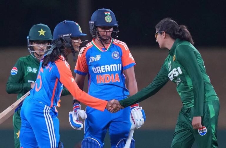 दुबई में दहाड़ी भारतीय शेरनी, महिला T20 विश्व कप में पाकिस्तान को 6 विकेट से धोया