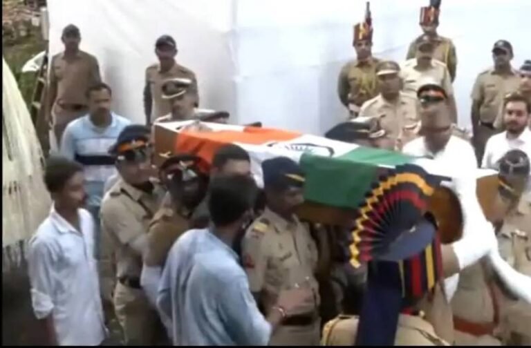 राजकीय सम्मान के साथ पंचतत्व में विलीन हुए रतन टाटा, कपिल देव बोले-‘मेरे पास शब्द नहीं…’