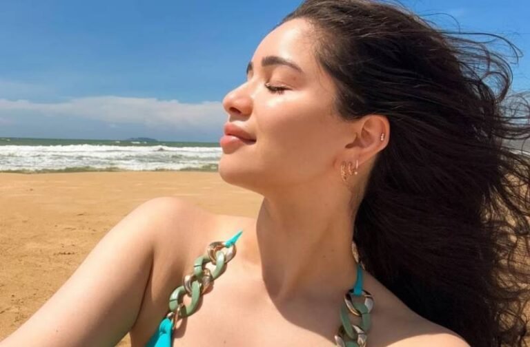 गोवा में वेकेशन इंजॉय कर रही सारा तेंदुलकर, सोशल मीडिया पर वायरल हो रही खूबसूरत तस्वीरें