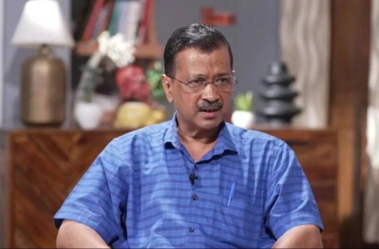 अरविंद केजरीवाल ने परिवार के साथ छोड़ा सीएम आवास, नए घर में हुए शिफ्ट