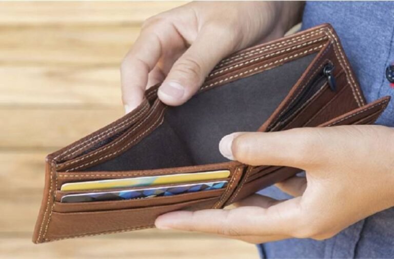 गलती से भी खाली न रखें ये 3 चीजें, घर में छा जाएगी कंगाली