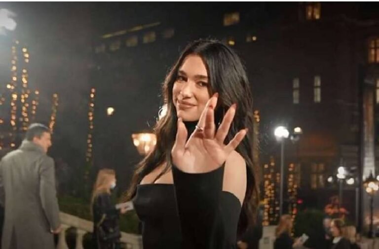 दुआ लीपा के बेडरूम तक पहुंचे फैंस, सिंगर की सुरक्षा में हुई बड़ी चूक