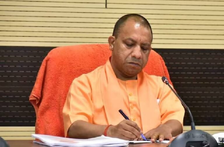 महाकुंभ भगदड़ में हुई 30 लोगों की मौत, CM योगी ने परिजनों को आर्थिक मदद देने का किया ऐलान कहा-घटना की होगी न्यायिक जांच