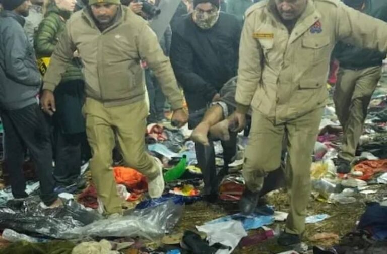महाकुंभ में मची भगदड़ 14 की मौत, तत्काल सीएम योगी ने अधिकारियों के साथ की बैठक
