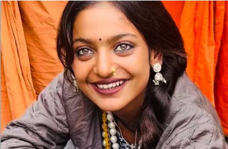 हीरोइन बनना चाहती है महाकुंभ की वायरल मोनालिसा, बताया कौन है उनकी फेमस एक्ट्रेस