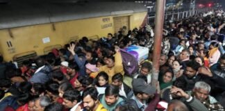 नई दिल्ली रेलवे स्टेशन पर कैसे मची भगदड़? चली गई 18 लोगों की जान, चश्मदीदों ने बयां किया आंखों देखा हाल New Delhi Railway Station