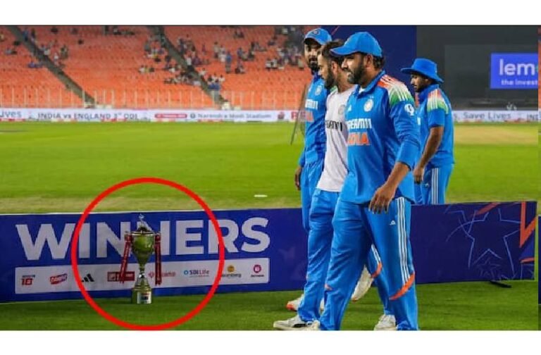 मैदान पर ट्रॉफी रखी भूल गए कप्तान रोहित शर्मा? वायरल हो रहा मजेदार वीडियो