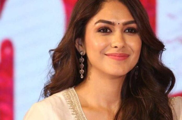 Mrunal Thakur Dacoit