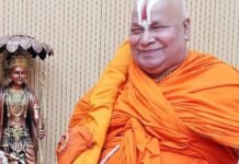 मंदिर पर ट्रस्ट का ताला?… रामभद्राचार्य का बड़ा सवाल, ‘जब मस्जिद-चर्च में नहीं तो बांके बिहारी में क्यों?’ Banke Bihari Mandir