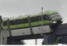 मुंबई मोनोरेल में अचानक आई दिक्कत, घंटों फंसे रहे यात्री; अंदर मचा हड़कंप! Mumbai Monorail