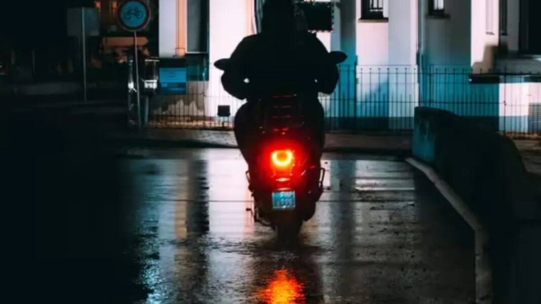 “भैया, ये क्या कर रहे हो…?” Rapido बाइक कैप्टन ने महिला के साथ की ऐसी घिनौनी हरकत! सोशल मीडिया पर मचा हड़कंप