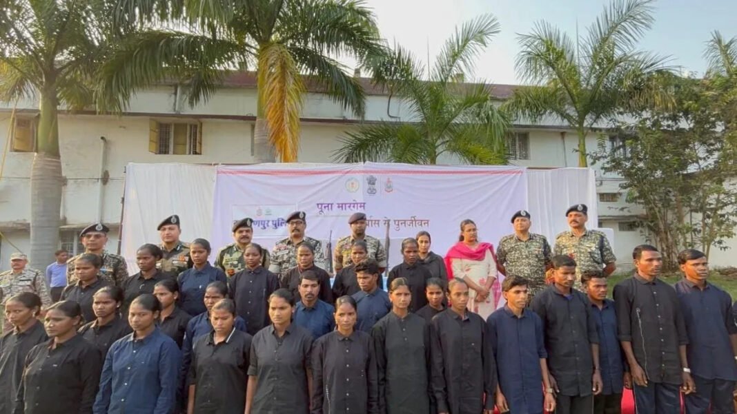 11 नक्सलियों ने किया आत्मसमर्पण, 89 लाख रुपए के इनामी बदमाश हुए पुलिस के हाथ, गोला बारूद भी हुए बरामद