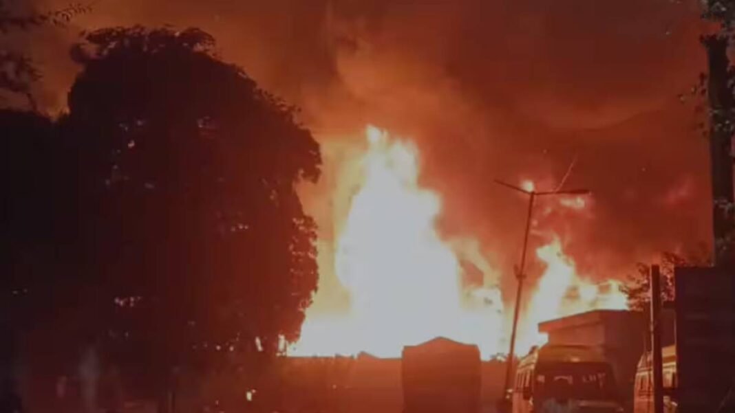 मेट्रो स्टेशन मेट्रो स्टेशन