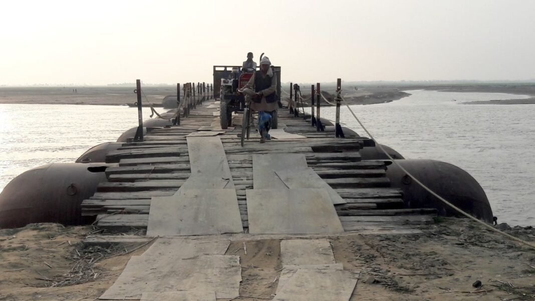 सैकड़ों गांवों का सहारा बने पैंटून पुल की कहानी, सिर्फ 6 महीने खुलता फिर रात होते ही बंद, सुबह से लोगों की राह आसान