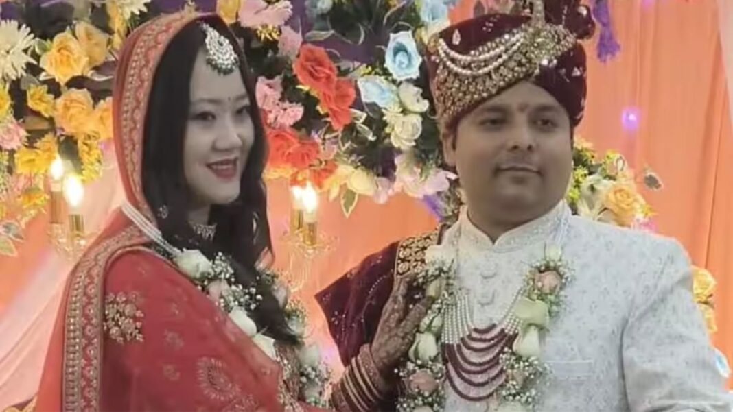 सात समंदर पार से आई दुल्हन: हिंदू रीति रिवाज से रचाई शादी, चीन की बेटी और झारखंड के बेटे की अनोखी प्रेम कहानी कर देगी हैरान