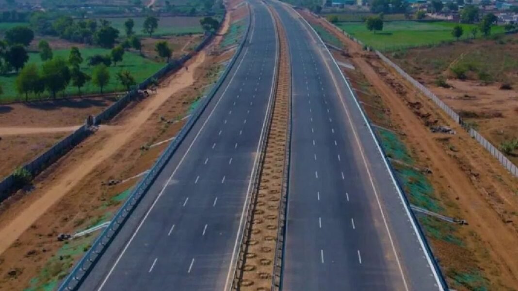 उत्तर प्रदेश में सड़क और हाईवे विकास की रफ्तार: नए एक्सप्रेसवे से बदल रही प्रदेश की तस्वीर