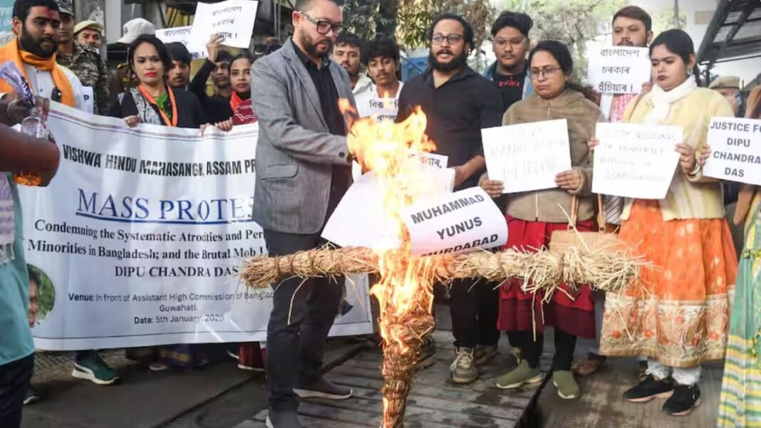 हिंदुओं पर हमलों का सिलसिला थमा नहीं: बांग्लादेश में 19 साल के युवक की मौत, परिवार बोला- ‘पहले बेरहमी से मारा, फिर जहर पिलाया’