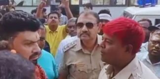 लाल बाल पड़े भारी! वर्दी में वायरल तस्वीरों के बाद DSP को मिला अल्टीमेटम, अब बदलना ही होगा हेयर कलर ओडिशा