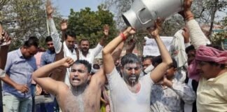 रिलीज से पहले ‘यादव जी की लव स्टोरी’ पर बवाल! कलेक्ट्रेट में गरजा यादव समाज, दूध से स्नान कर जताया विरोध यादव जी की लव स्टोरी