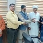 छह महीने बाद लौटी ईमानदारी की मिसाल! फरीदाबाद के कबाड़ी ‘खान साहब’ ने लौटाए 15 लाख के गहने फरीदाबाद