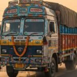 5.50 लाख के चालान वाला ट्रक कैसे हुआ ‘गायब’? खनन ने पकड़ा, परिवहन बाबू ने छोड़ा… अब गिरी गाज लखनऊ