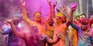 होली 2026 में कौन सा रंग बदलेगा आपकी किस्मत? राशि अनुसार चुनें गुलाल, वरना चूक सकते हैं शुभ मौका! Holi 2026 Lucky Colours