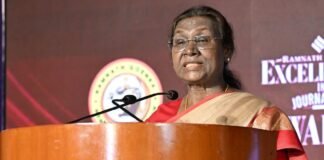 “मैं भी बंगाल की बेटी हूं… फिर मुझे यहां आने की अनुमति क्यों नहीं?” राष्ट्रपति द्रौपदी मुर्मू की टिप्पणी से मचा सियासी तूफान भारत की राष्ट्रपति द्रौपदी मुर्मू