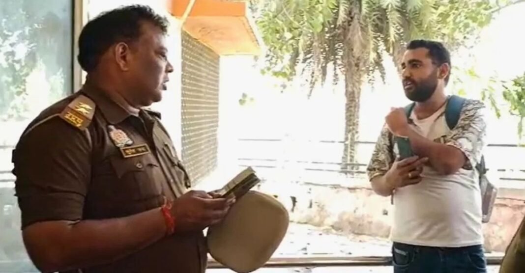 इलाज करवाने अस्पताल पहुंचा मरीज, डॉक्टर को गुटका खाते देख किया ऐसा काम, बुलानी पड़ी पुलिस UP News