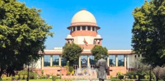 बच्चे के जन्म पर सिर्फ मां नहीं… पिता को भी छुट्टी? सुप्रीम कोर्ट की बड़ी टिप्पणी ने बदल दी बहस! Supreme Court