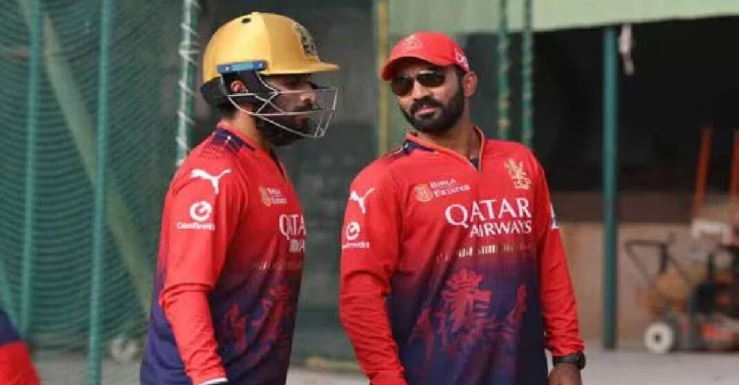 पिता बनने के अगले ही दिन मैदान में वापसी! दिनेश कार्तिक पर RCB का मजाकिया तंज—‘आयरन लाए ना?’ Dinesh Karthik