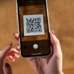 पेमेंट से पहले ही पता चलेगा QR Code असली है या नकली, ये 3 टिप्स बचा सकती हैं लाखों रुपये का नुकसान! QR Code