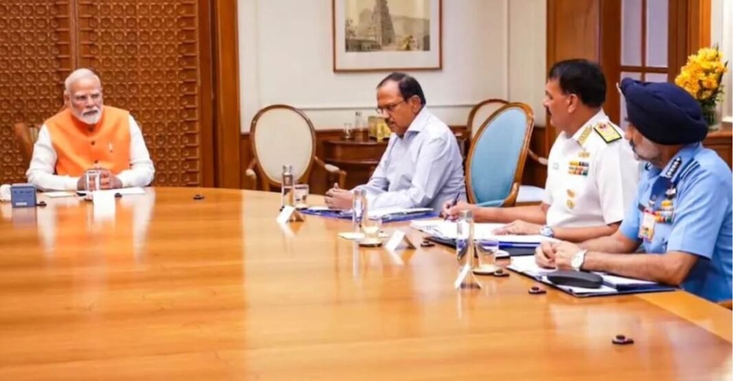 दिल्ली में मची हलचल: क्या भारत भी जंग में उतरेगा? PM मोदी ने बुलाई सीक्रेट मीटिंग