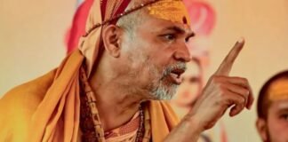 ‘यह सिर्फ माहौल बनाने की कोशिश…’ आशुतोष ब्रह्मचारी हमले पर शंकराचार्य का बड़ा बयान शंकराचार्य