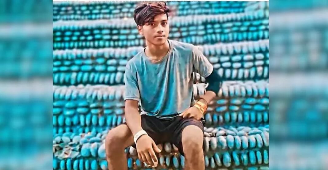 सरेआम चाकू से हमला, फिर सोशल मीडिया पर दिखाया अपराध: दिल्ली में खोफनाक वारदात Delhi News