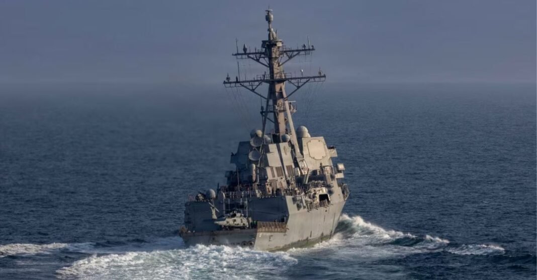 होर्मुज में हाई टेंशन: ईरान ने अमेरिका के जहाज को कहा- ‘तुरंत लौट जाओ वरना…’ देखें Video Iran vs USA