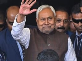 10 बार मुख्यमंत्री बनने के बाद अचानक इस्तीफा, जानें नीतीश कुमार नें कब-कब ली शपथ? Nitish Kumar