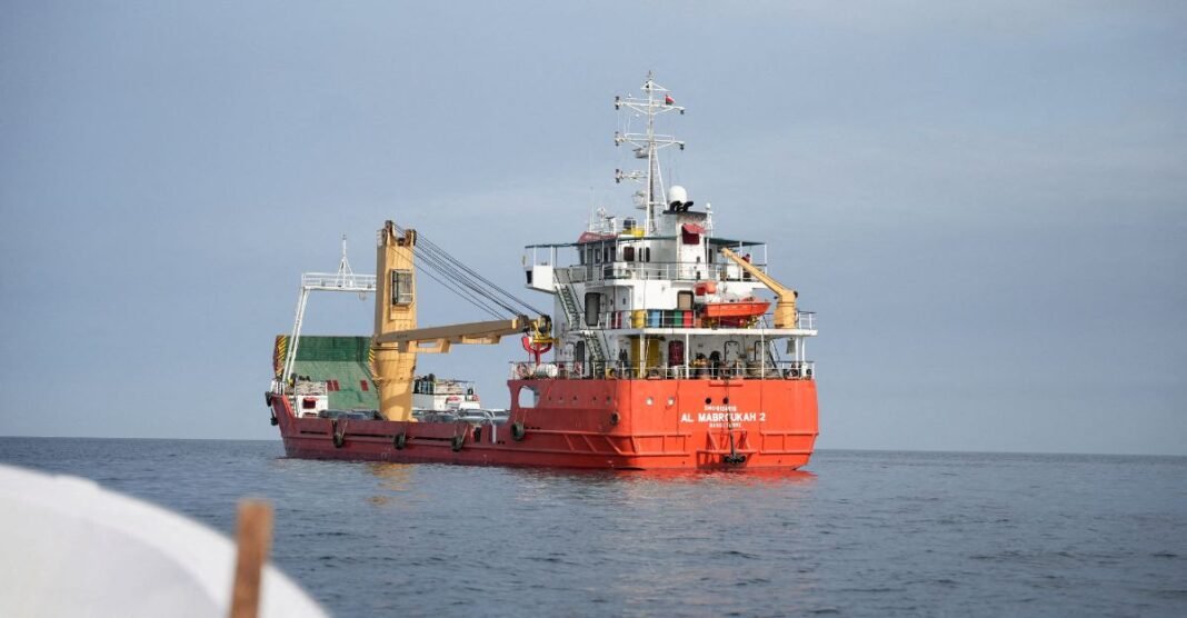 अमेरिका की नाकेबंदी फेल? चीनी जहाज ने होर्मुज पार कर दिखाया दम, कैसे तोड़ा ट्रंप का चक्रव्यूह? चीनी जहाज