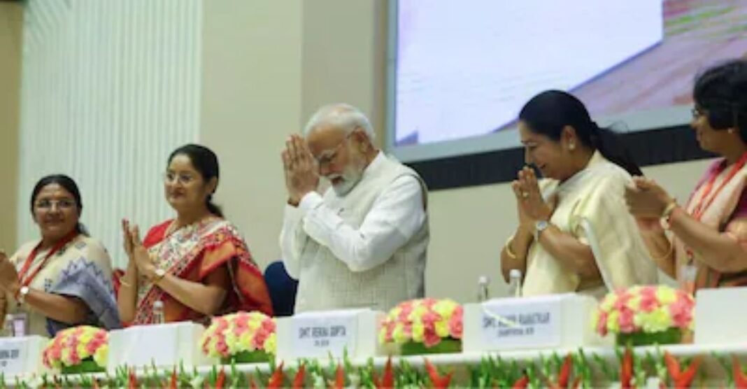 क्या बदलने वाली है देश की राजनीति? नारी शक्ति वंदन अधिनियम पर PM मोदी को पूर्व राष्ट्रपति का समर्थन PM Modi