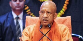 यूपी में बड़ा प्रशासनिक उलटफेर! 40 IAS अफसरों के तबादले, 15 जिलों के DM बदले—क्यों मचा हड़कंप? UP IAS Transfer