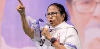 भाषण के बीच गूंजा शोर, मंच छोड़ गईं Mamata Banerjee, भवानीपुर में क्या हुआ? Mamata Banerjee