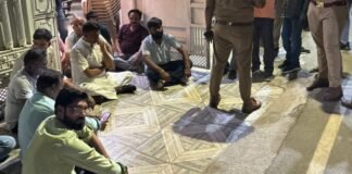 नाबालिग हत्या केस में कांग्रेस सांसद को क्यो किया गया हाउस अरेस्ट? धरने पर बैठने के बाद प्रशासन अलर्ट Sitapur News